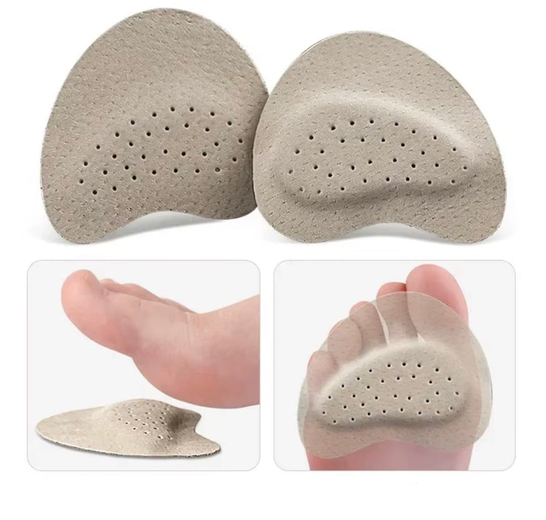 Soft, clear silicone forefoot pads offer non-slip cushioning and pressure relief for sandals and heels.