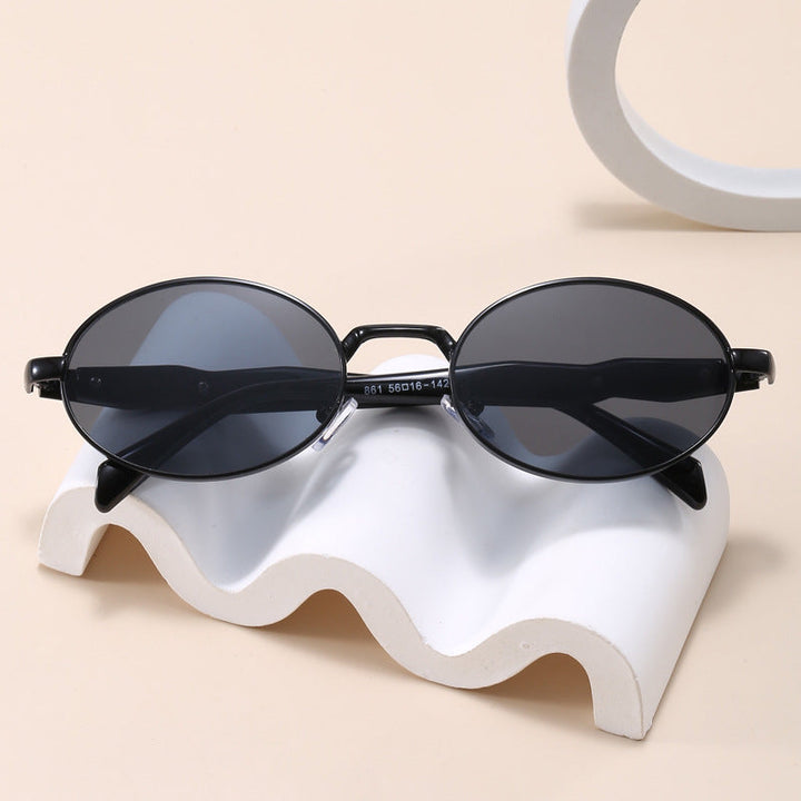 Lightweight oval fashion sunglasses, comfortable unisex design for daily wear and travel.