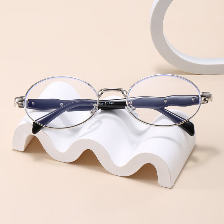 Classic black unisex oval fashion sunglasses, sleek eyewear for men & women, offering UV protection.