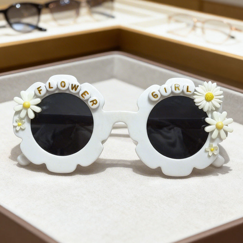 Unisex oversized graphic square sunglasses, perfect fashion accessory with UV protection. Eyewear statement.