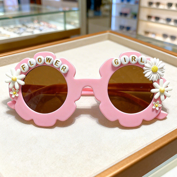 Stylish oversized square graphic sunglasses, unisex design for optimal UV protection & trendy fashion.