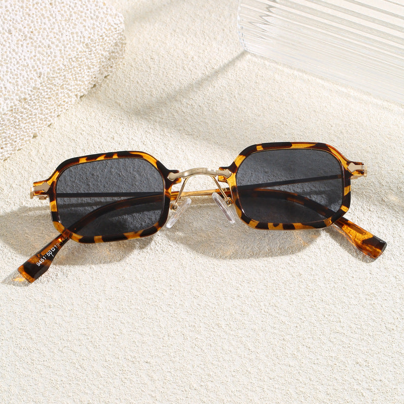 Trendy oversized sunglasses, lightweight & comfortable, perfect fashion accessory for beachwear.