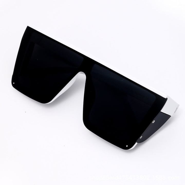 Unisex oversized trendy sunglasses for stylish everyday fashion eyewear.