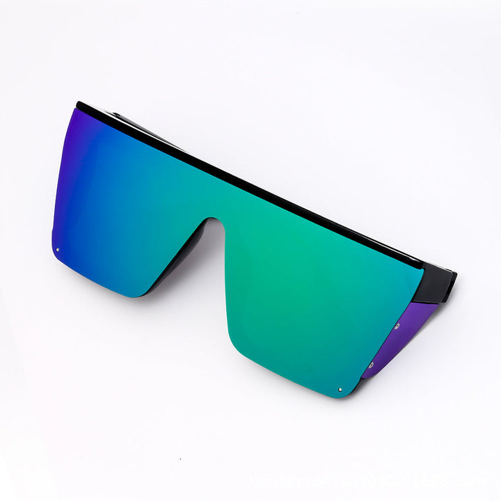 Comfortable oversized trendy sunglasses, unisex fashion eyewear for summer adventures.