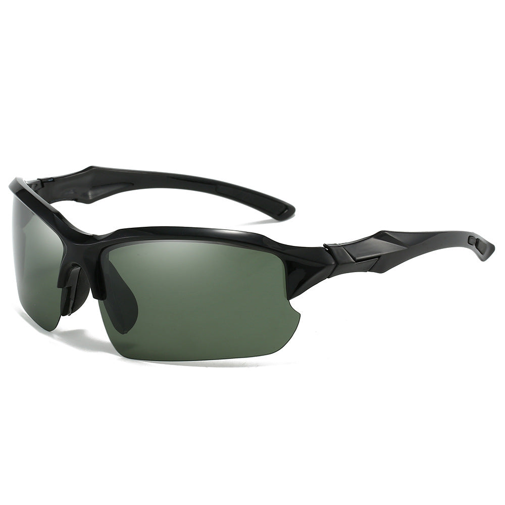 Polarized UV400 sports sunglasses for men & women, enhancing vision clarity & protection.