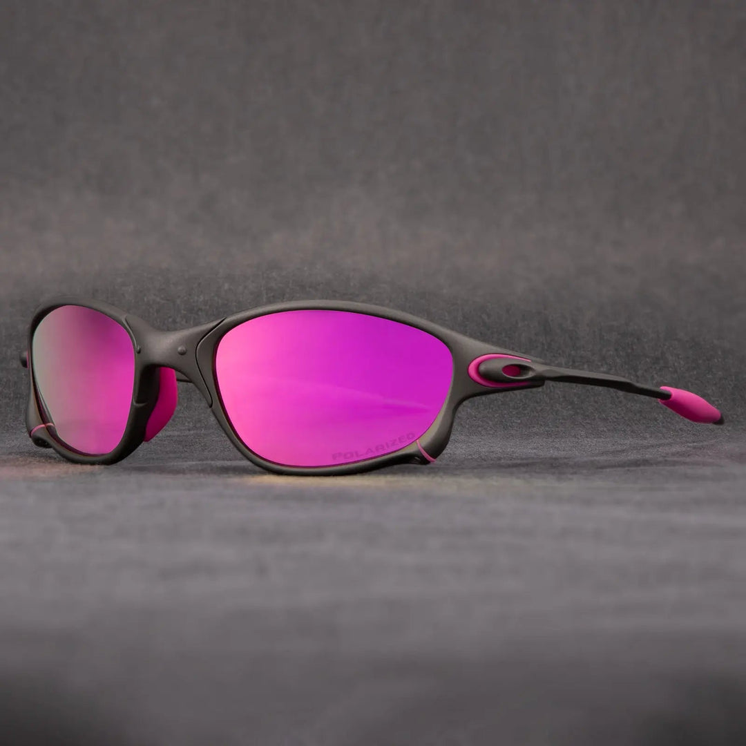 Ultimate clarity & vibrant style with these unisex polarized sunglasses, providing essential UV400 eye protection.