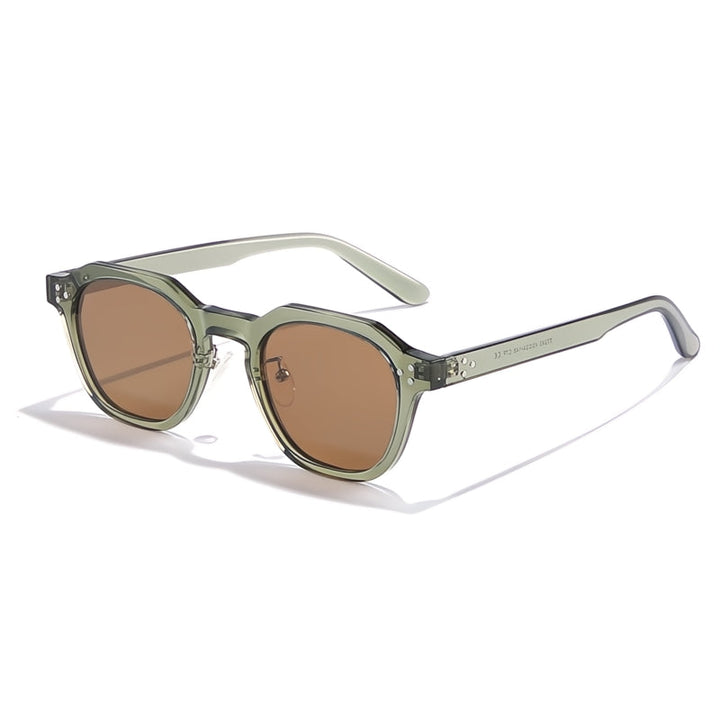 Unisex polarized sunglasses with UV400 protection, ideal for glare reduction and outdoor wear. Stylish eyewear.