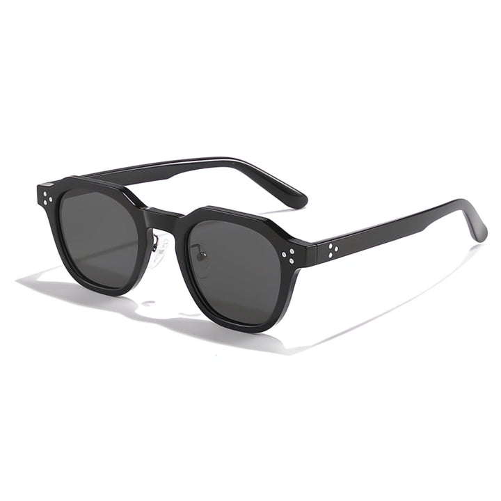 Modern unisex polarized sunglasses. UV400 lenses protect eyes from glare, perfect for summer fashion & outdoor use.