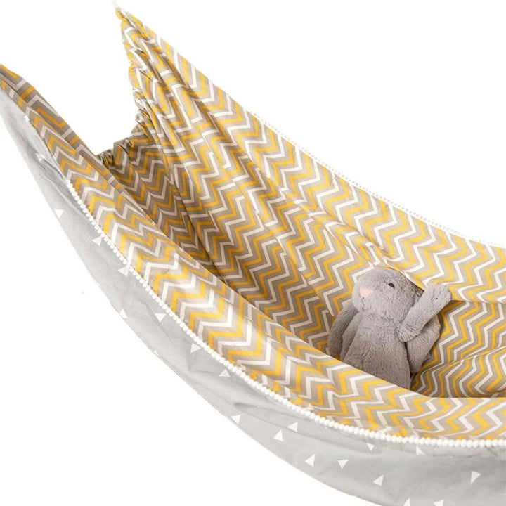 Unisex portable cotton baby hammock for calm sleep & play, ideal newborn comfort & infant sleep aid in nursery.
