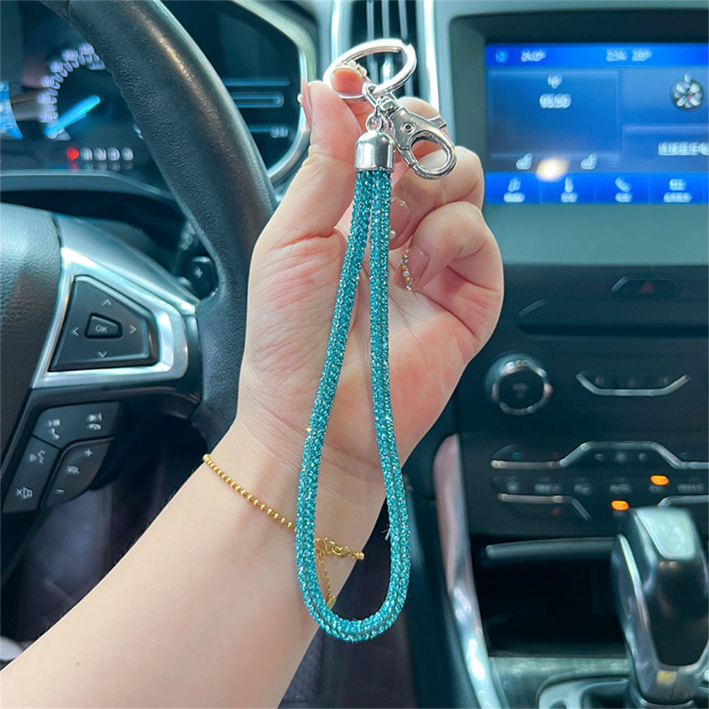 Modern metal keychain, a premium and durable unisex key organizer.