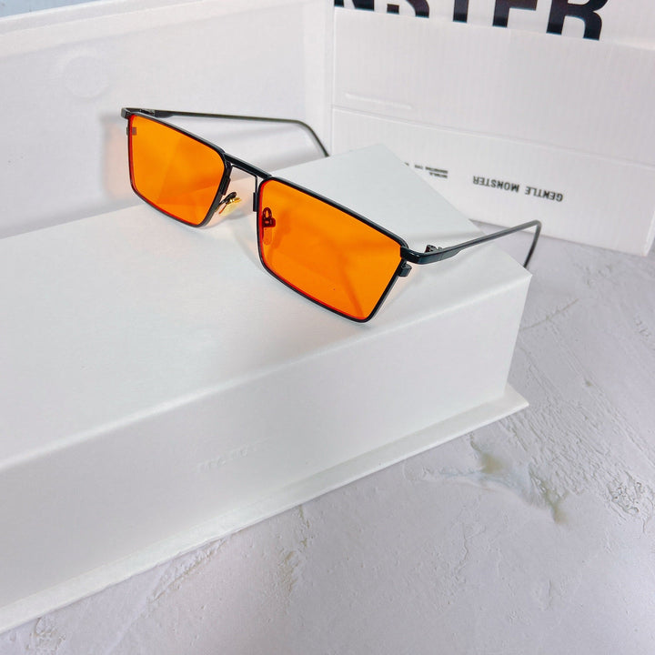 UV400 protection unisex rectangular sunglasses, lightweight metal frame for outdoor wear.