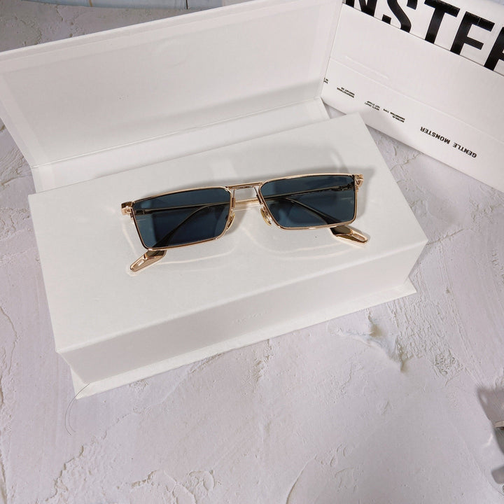 Unisex rectangular sunglasses, classic metal frame, UV400 lenses, essential fashion eyewear.