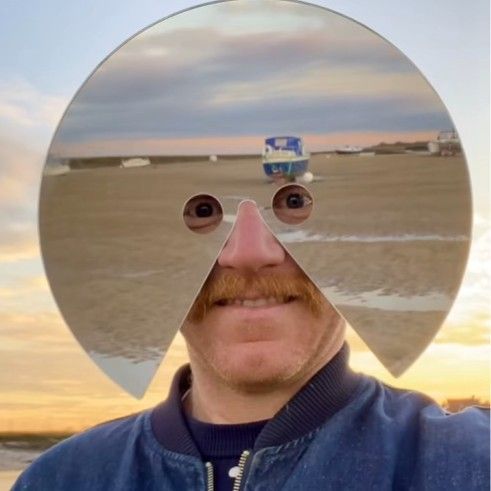 Eye-catching mirror mask, a futuristic party costume accessory for Halloween, cosplay, or themed events. Unisex design.