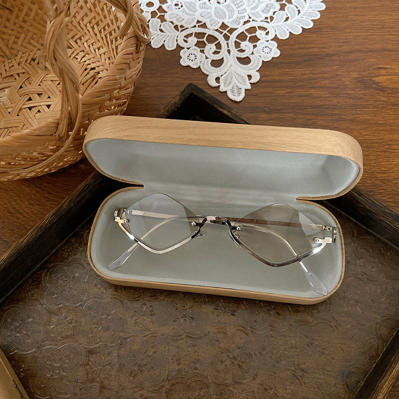 Unisex retro geometric sunglasses with UV protection, a stylish fashion accessory.