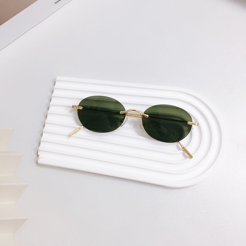 High-quality unisex oval sunglasses, retro style, lightweight for daily fashion & UV block.