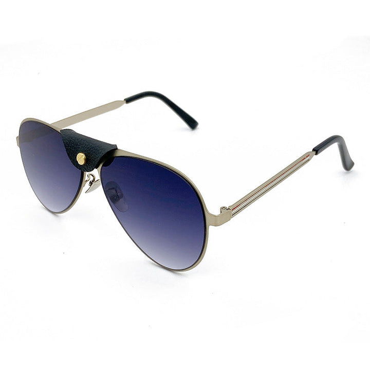 Stylish retro pilot sunglasses with UV protection. Unisex metal frame eyewear, essential for sun-drenched days.