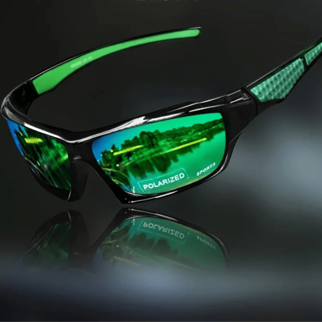 Experience clear sight with unisex round polarized sunglasses, featuring UV400 protection & glare reduction.