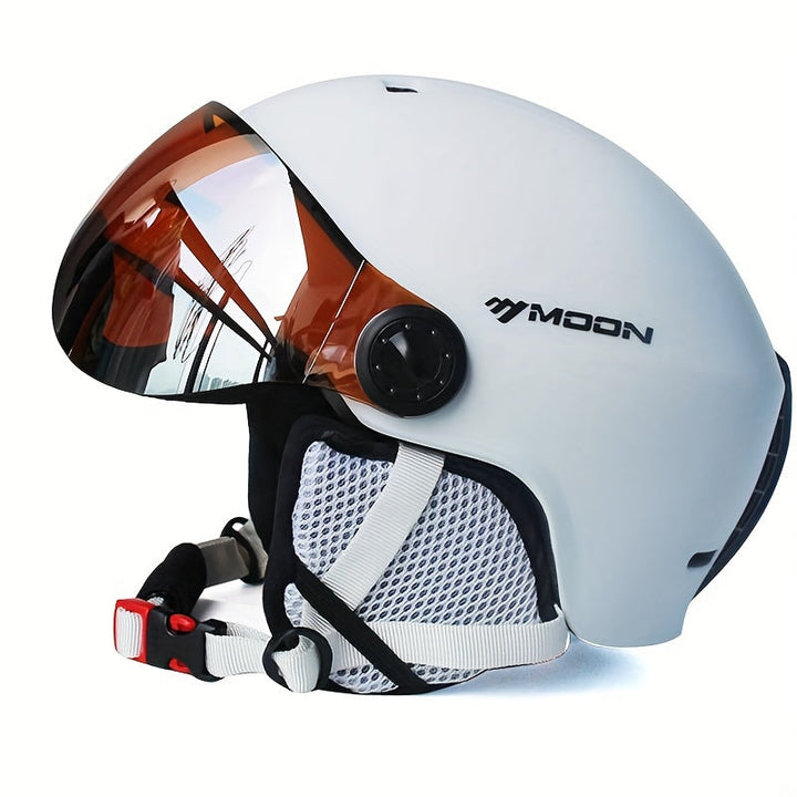 Adjustable ski & snowboard helmet, durable and safe. Ideal winter sports gear for men & women.