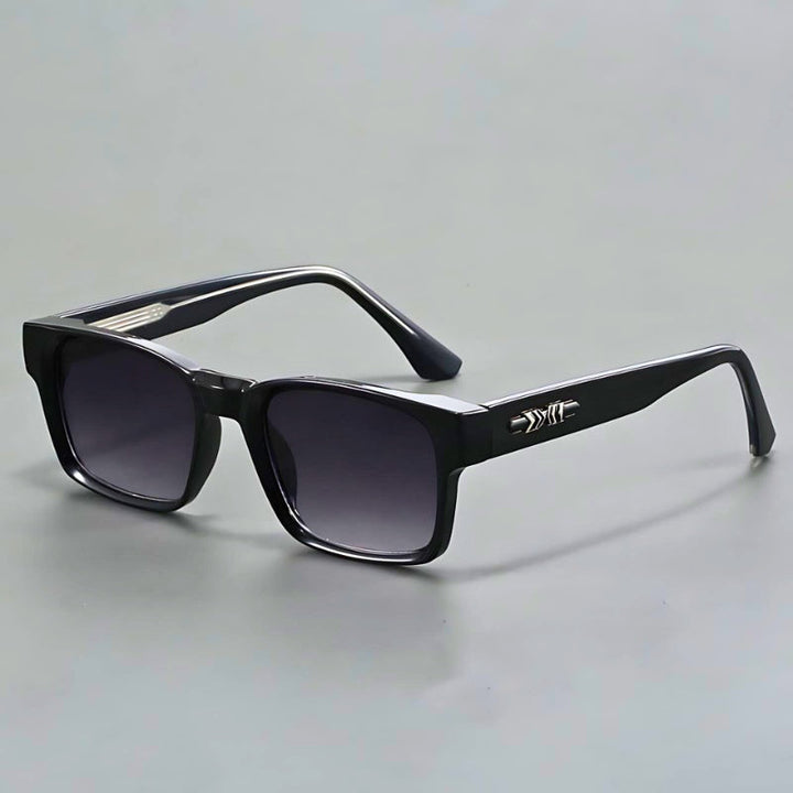 Fashionable anti-glare eyewear: Unisex sunglasses with UV400 protection, squared design & durable hinges.