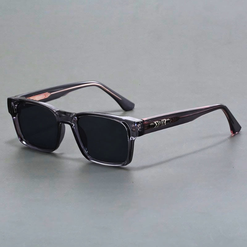 Durable unisex squared sunglasses providing UV400 protection, anti-glare lenses & quality metal hinges.