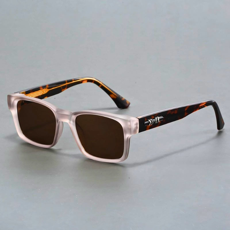 Premium unisex UV400 protection sunglasses, squared frame, anti-glare, with sturdy metal hinges.