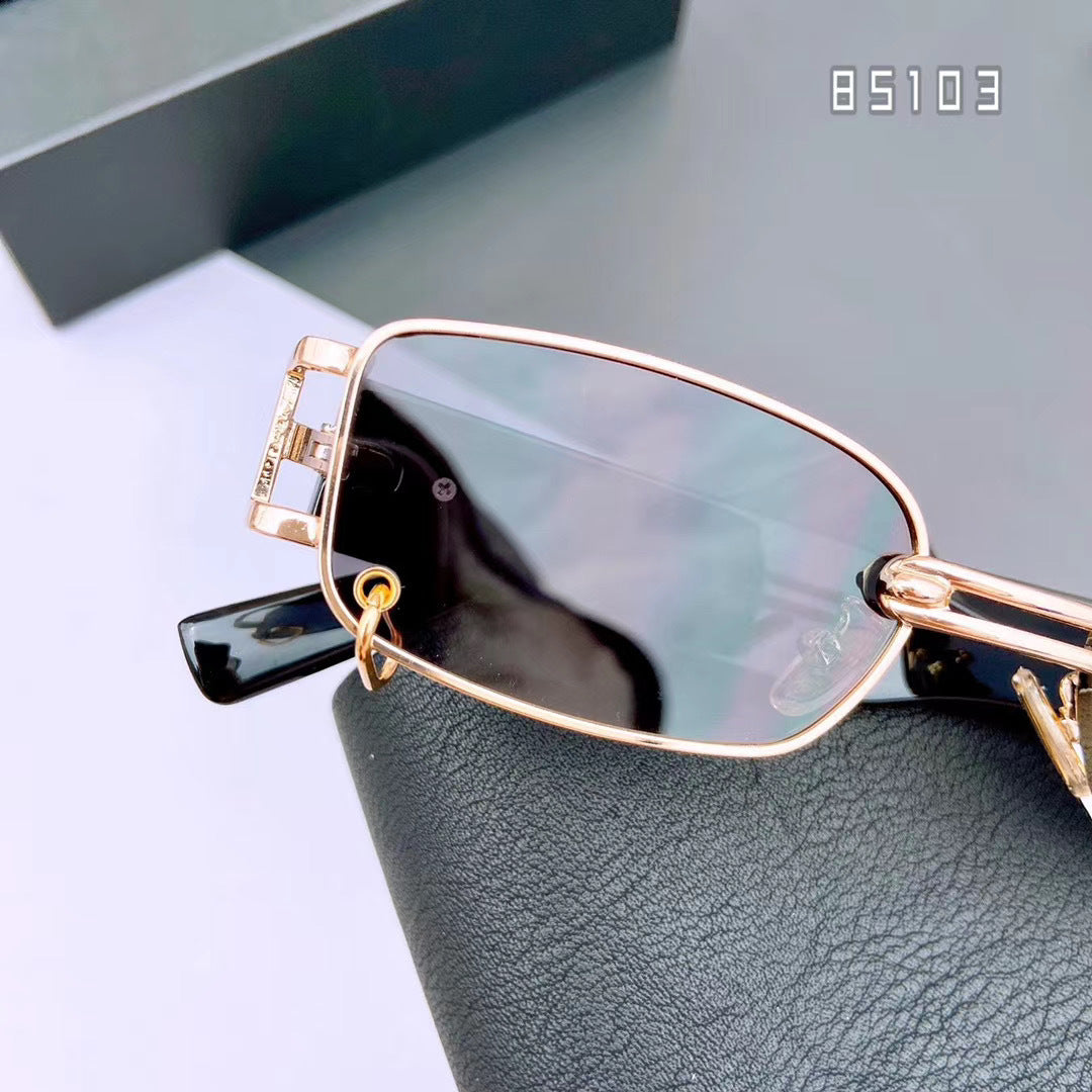 Elegant unisex rectangular sunglasses for vacation or driving. Provides essential UV protection for eye comfort.