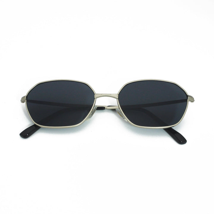 Stylish tortoiseshell sunglasses for men & women, providing trendy UV protection and eye comfort.