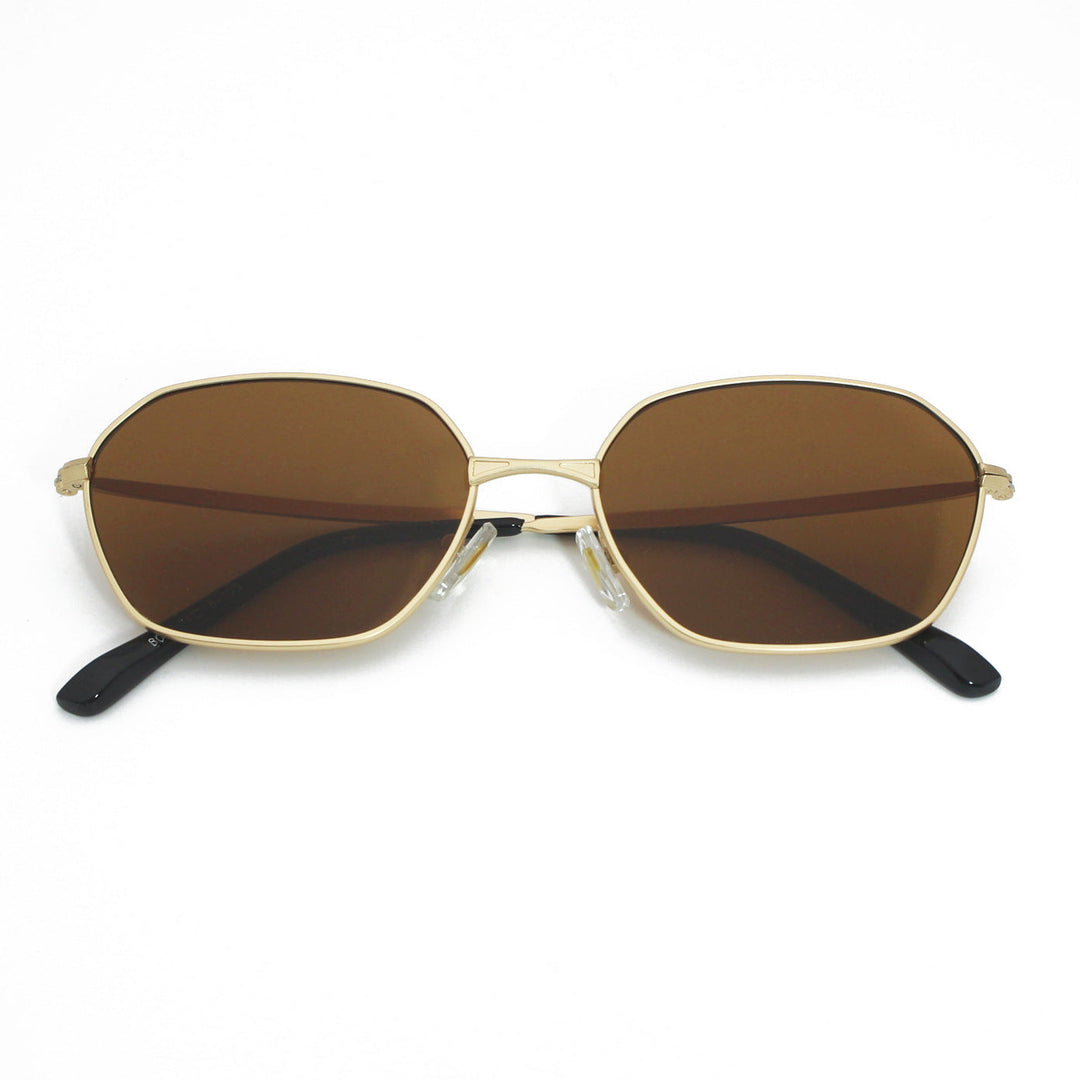 Lightweight unisex tortoiseshell shades, an elegant accessory offering reliable UV protection.