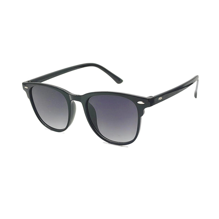 Durable unisex vintage sunglasses, retro fashion eyewear, providing crucial UV protection for a classic summer style.