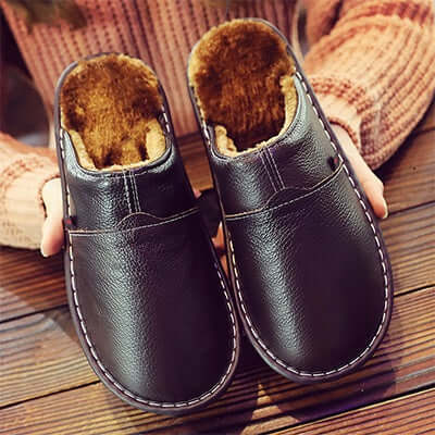 Unisex waterproof comfort slippers, ideal for indoor & outdoor use. Slip-on house shoes for everyday wear.