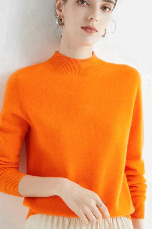Warm women's casual knit sweater in a cozy long-sleeve design, perfect for stylish autumn and winter fashion.