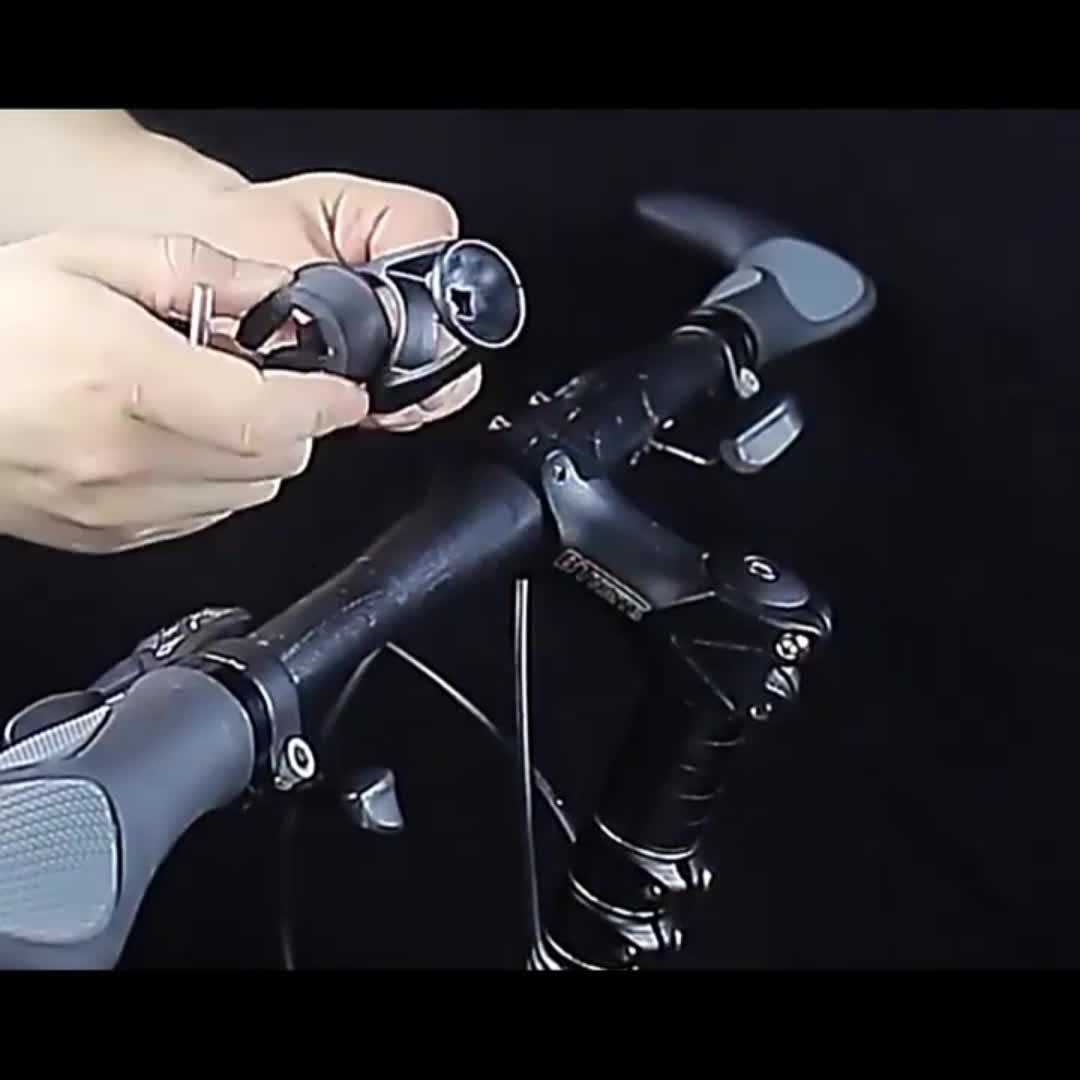 Outdoor bike accessory: waterproof phone holder, 360° rotation, ideal for navigation on bicycles & e-bikes.