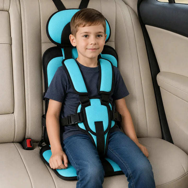 Lightweight WC2026 portable booster seat in blue, ideal for child safety on the go and kids travel.