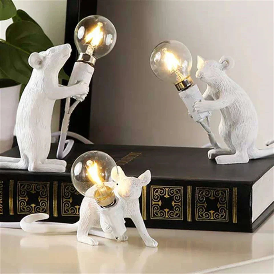 Unisex novelty rat table lamp, a quirky animal accent for any desk or shelf. USB powered.