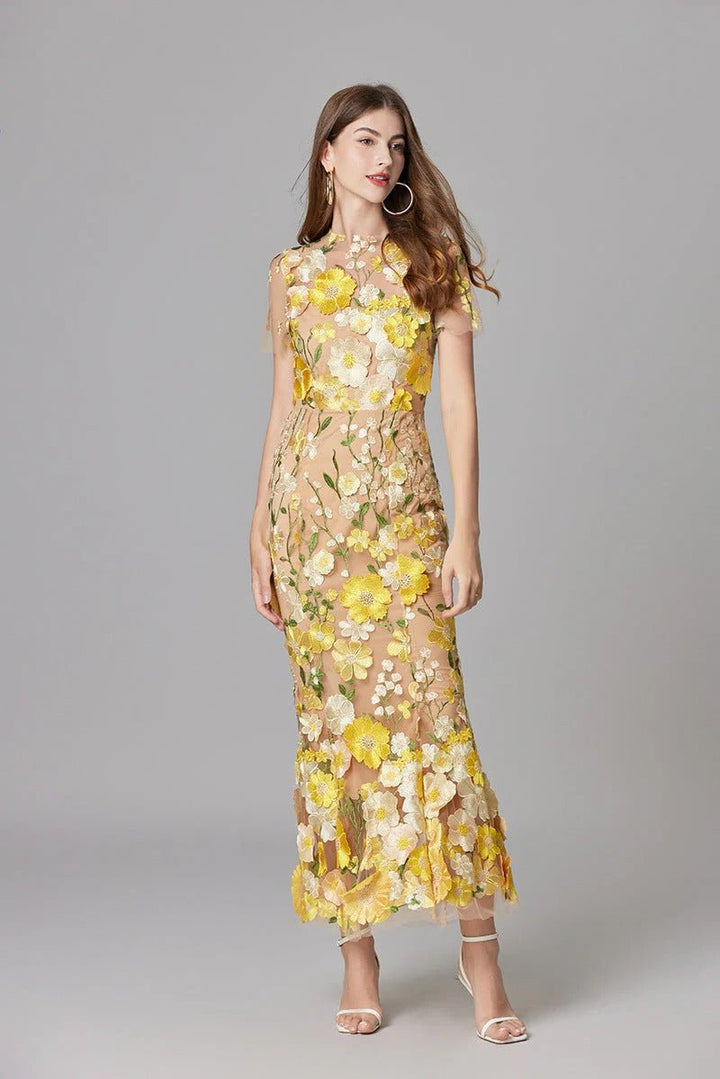 Elegant women's 3D Floral Appliqué Sleeveless Maxi Dress, perfect evening gown for events.