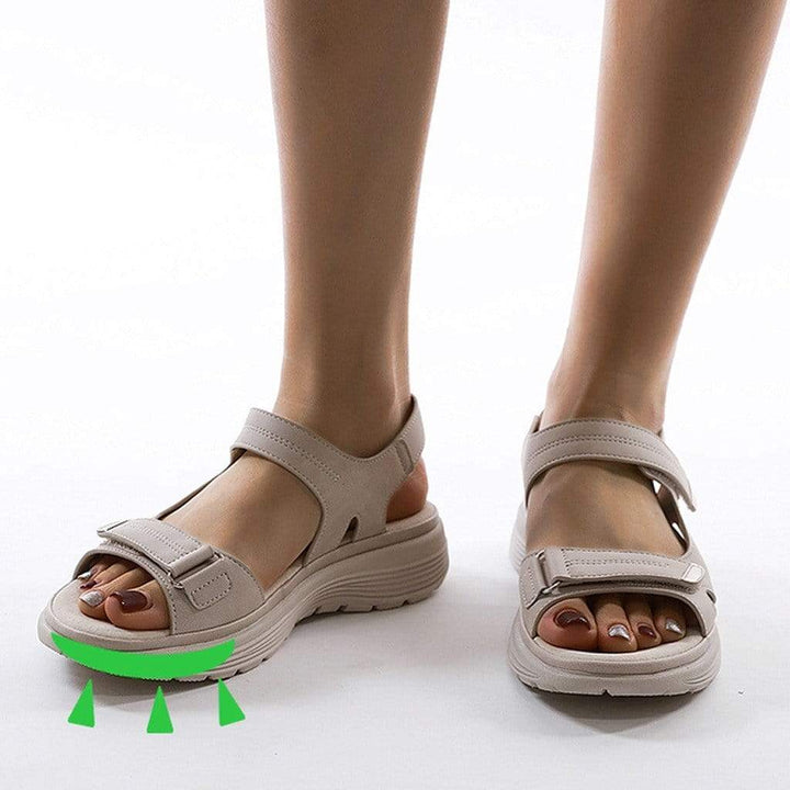 Everyday women's adjustable sandals with padded straps, offering comfortable support for walking.