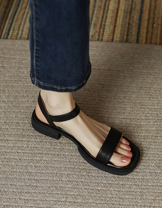 Lightweight women's summer sandals with adjustable straps, perfect for beach and holiday footwear.