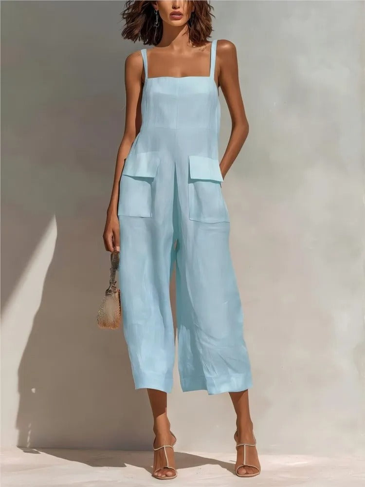 Casual women's midi cargo dress, belted for a flattering fit. Ideal for summer, travel, or workwear.