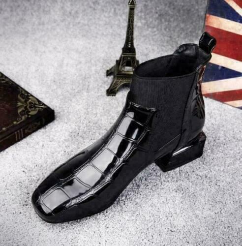 Women's durable black casual boots with supportive soles, ideal for comfortable everyday use.