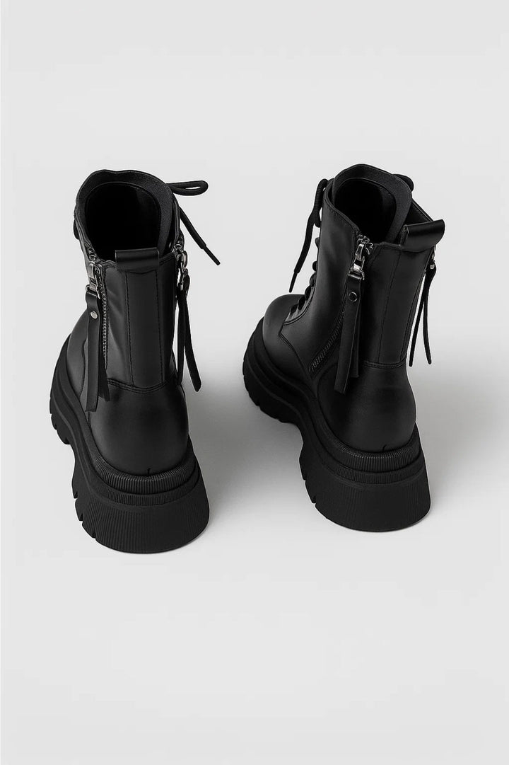 Stylish women's lace-up ankle boots, black, featuring a comfortable chunky platform & modern design.