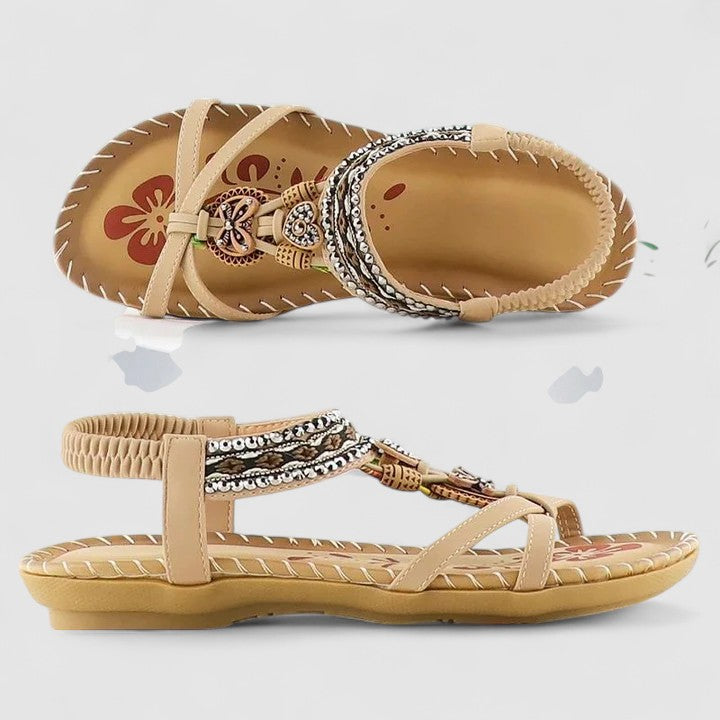 Bohemian women's flat sandals with orthopedic support, ideal for daily wear.