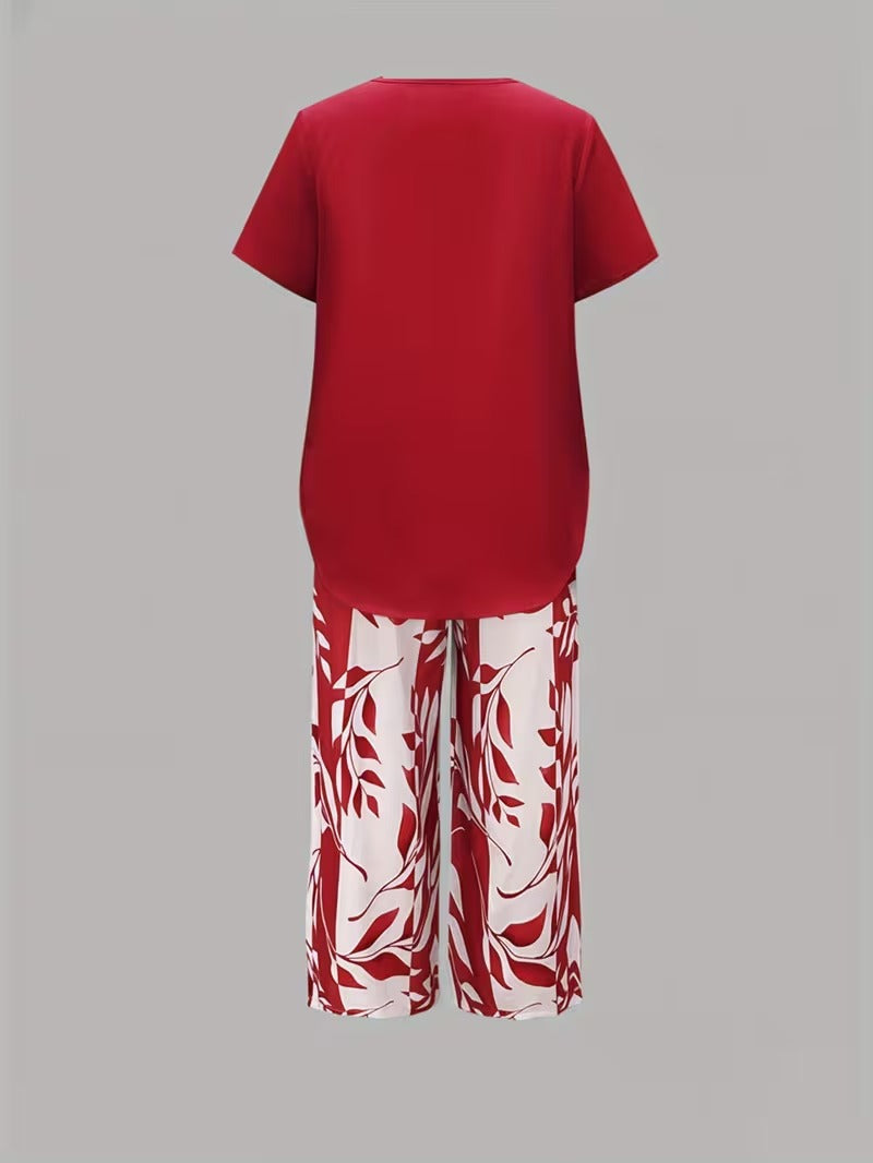 Relaxed fit women's floral two-piece summer set with beautiful botanical print, comfortable & casual.