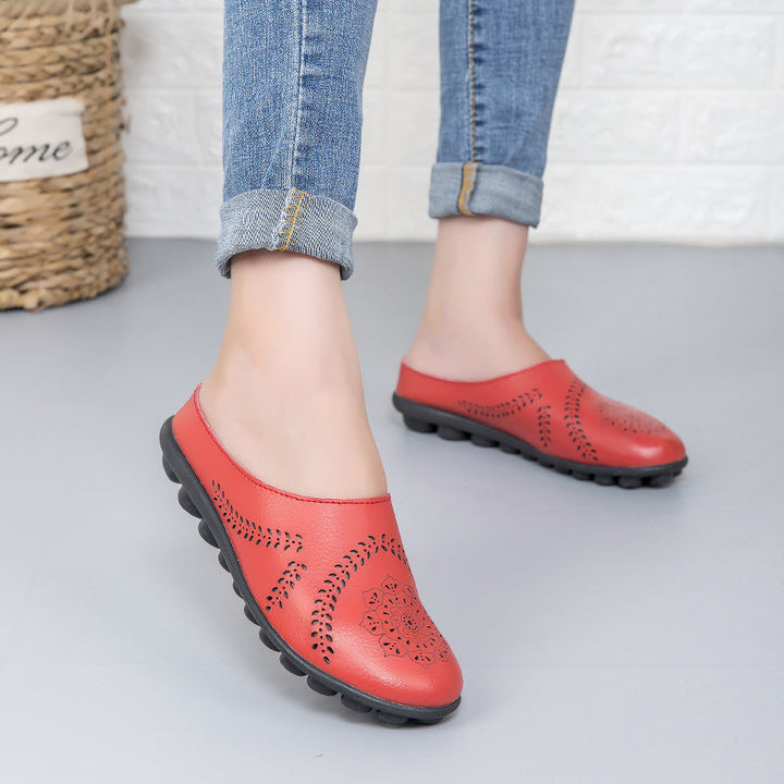 Women's comfort slippers, featuring a lightweight & breathable construction for relaxed indoor/outdoor ladies footwear.