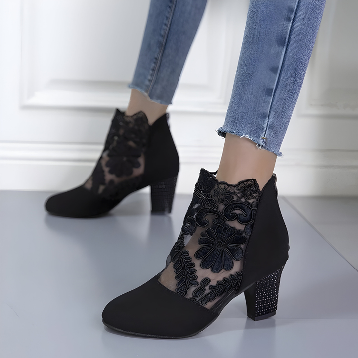 Comfortable women's orthopedic heels with arch support, ideal for wide feet & pain relief.