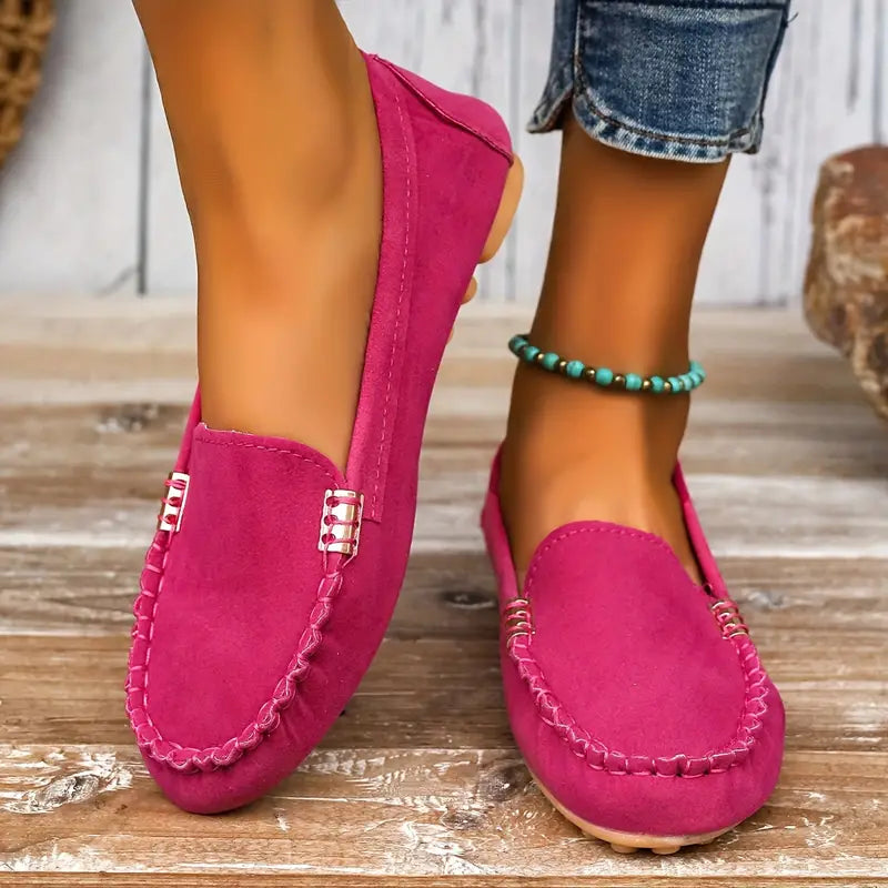 Stylish women's slip-on flats, designed for maximum comfort, breathability, and lightweight versatility.