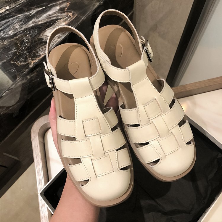 Stylish women's casual slip-on sneakers, designed for easy wear and breathable comfort during walks.