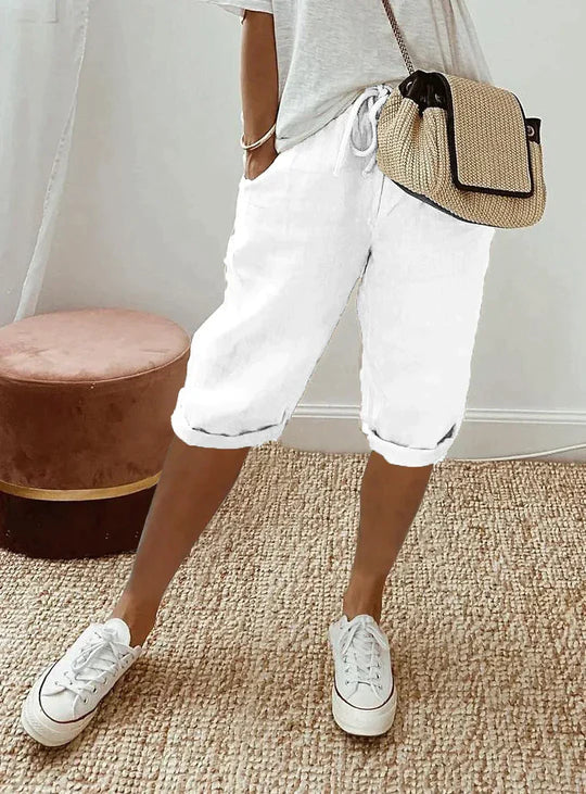 Comfy women's summer pants with elastic waist for relaxed everyday style. Casual bottom, ideal for warm weather.