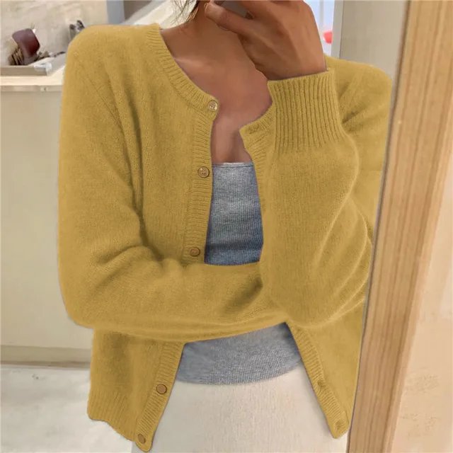 Casual women's button-front layering cardigan, featuring a comfortable round neck for everyday outerwear.