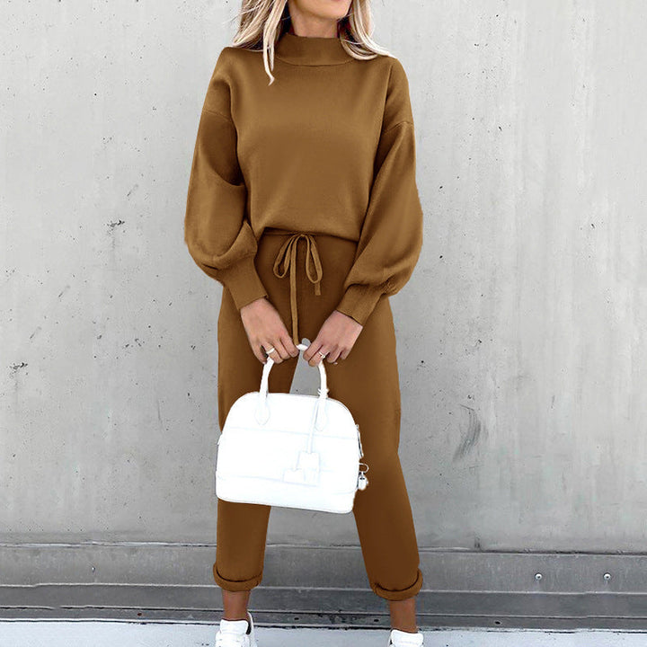 Stylish women's matching 2-piece outfit set. Relaxed fit, casual cotton blend loungewear for spring and summer comfort.