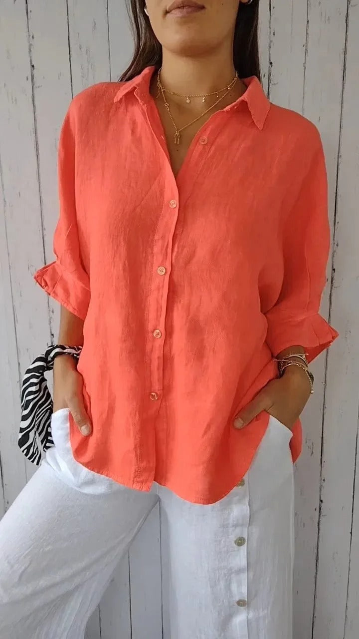 Fashionable women's long-sleeve casual shirt, button-up design for everyday comfort.